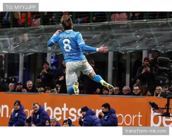 《揭示格列兹曼的足球艺术：技术动作慢镜头分析》展示其表现稳健的技术特点