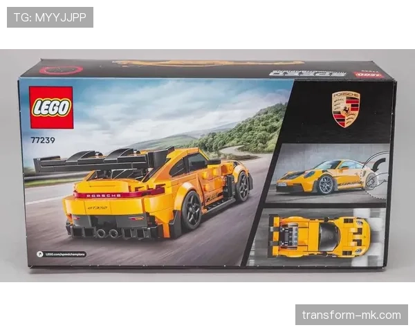 阿尔瓦雷斯训练完直接去接娃，球衣都没换，保时捷后座堆满乐高