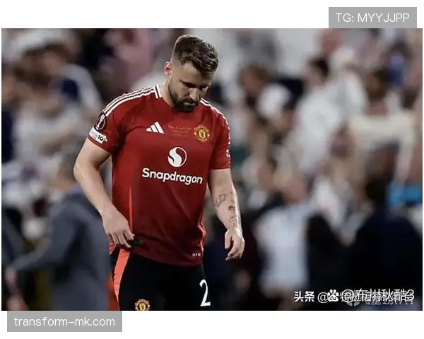 曼联防线失误频繁问题持续，对关键阶段稳定性考验逐步显现